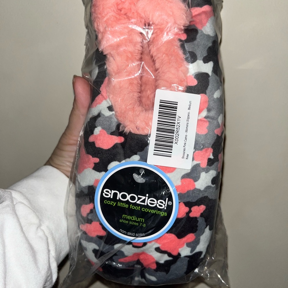 Snoozies! Pink camo size M-7/8